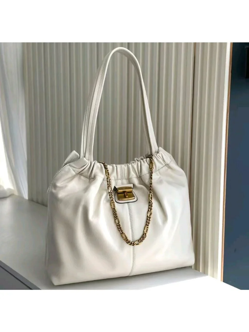 Marc Jacobs The Cristina Chain-Embellished Drawstring Leather Tote Ivory OS